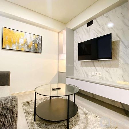 Best Homey 2Br At Meikarta Apartment By Travelio Cikarang Esterno foto