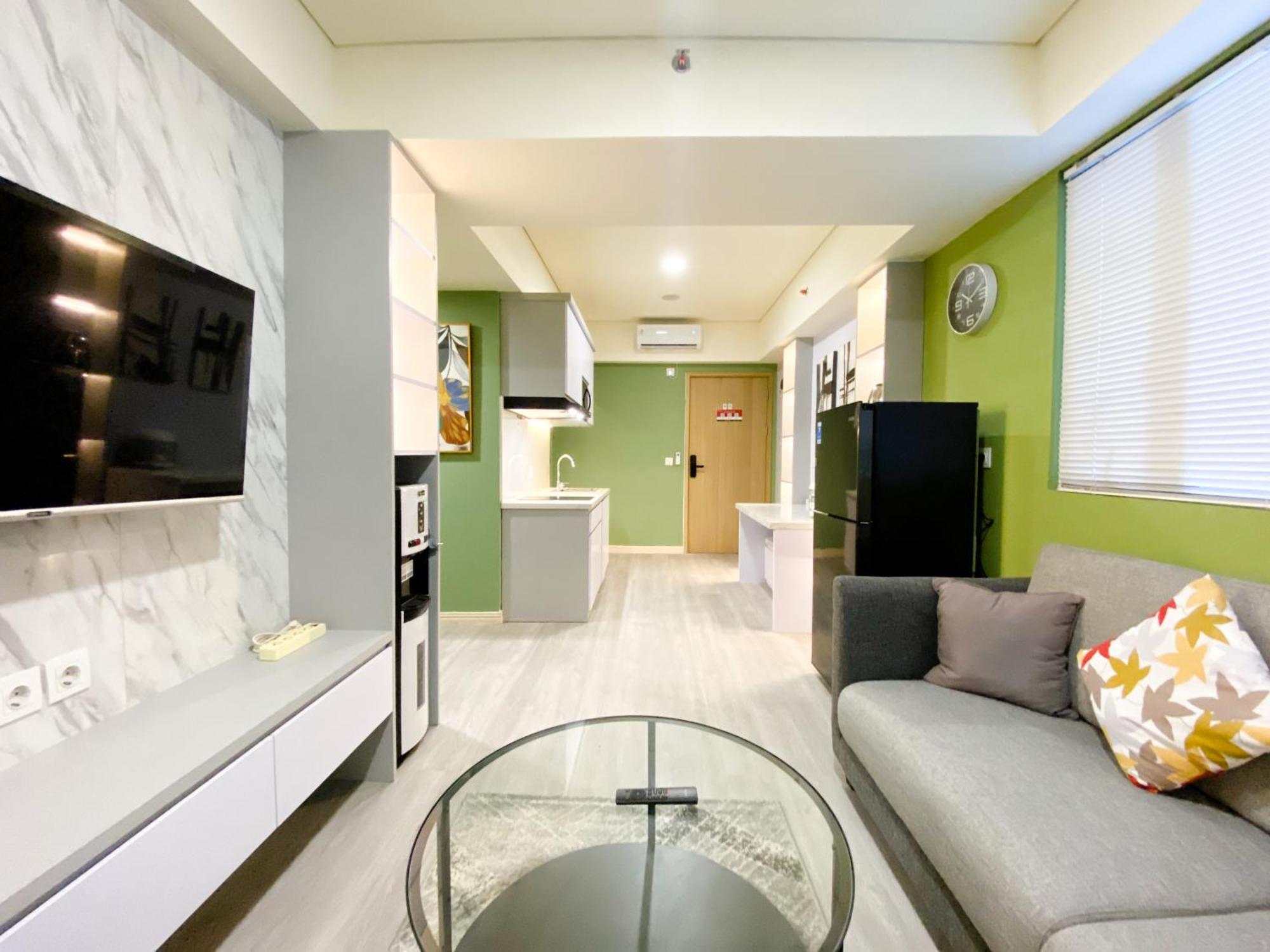 Best Homey 2Br At Meikarta Apartment By Travelio Cikarang Esterno foto